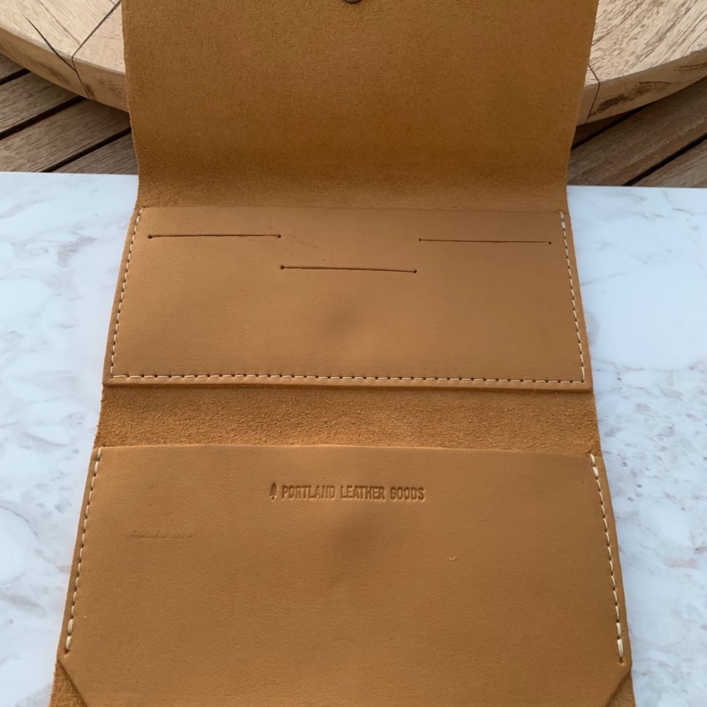 Portland Leather Wallet, Honeycomb 🦄 - Picture 4 of 4